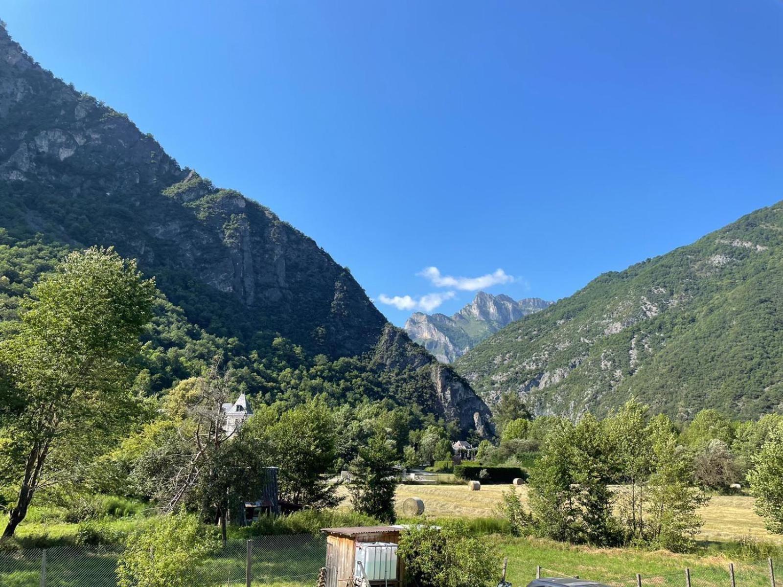 Mountain View 2 Bedroom Apartment Saint Beat Lez Exteriör bild